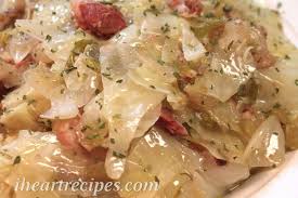 Add the bacon, bacon grease (i use 1/4 cup, use as little or as much as you prefer), apple cider vinegar, water, salt, and pepper. Southern Cabbage With Ham Hocks I Heart Recipes