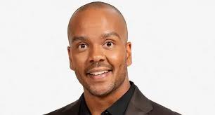 Ernest Lawson julkaisi kuvan erityisestä joululahjastaan: "Ihana itsetehty  lahja!"