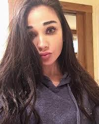 Kristina Basham's Instagram, Twitter & Facebook