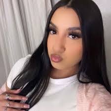 Jovanna Reyes's Instagram, Twitter & Facebook