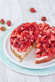 Erdbeerkuchen Mit Sahne Quarkcreme Life Is Full Of Goodies Erdbeerkuchen Erdbeerkuchen Rezept Erdbeer Kuchen
