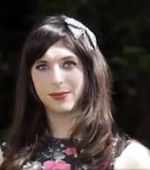 Barátnője imádja, hogy hol férfi, hol nő transznemű pasija