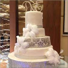 Glitz And Glamour Wedding Cake Glitz Wedding Wedding Cake Inspiration Wedding Cakes