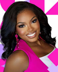 Meet Grace Herbert, Miss Arlington Teen Volunteer! Grace is 18 years old  and a college freshman! Her S.E.R.V.E Initiative is Dancers Against Cancer  (DAC) — an organization that helps financially support dance