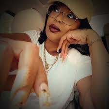 Carol Ainslie's Instagram, Twitter & Facebook