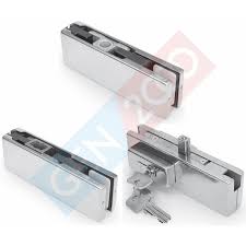 Apabila dibandingkan dengan pintu engsel biasa, pintu geser mampu menghemat ruang yang memberikan kesan luas pada ruangan. Door Stopper Pintu Kaca Door Inspiration For Your Home