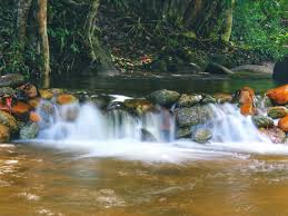 Burmese pool taiping (kolam renang batu besar). Lata Rombong Di Selama Perak Destinasi Perkelahan Yang Menyegarkan
