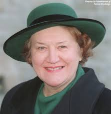 DAME PATRICIA ROUTLEDGE SINGS TAKE CARE OF THIS HOUSE FROM 1600  PENNSYLVANIA AVENUE: RARE VIDEO**