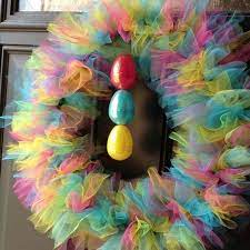 Add some festive glittered numbers to the wreath to welcome 2016 with a pop of pizzazz! Hopping Turtle Springtime Tulle Wreath Easter Wreath Diy Tulle Crafts Tulle Wreath