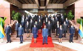 Gabon : « Au travail ! », lance Ali Bongo Ondimba au nouveau gouvernement