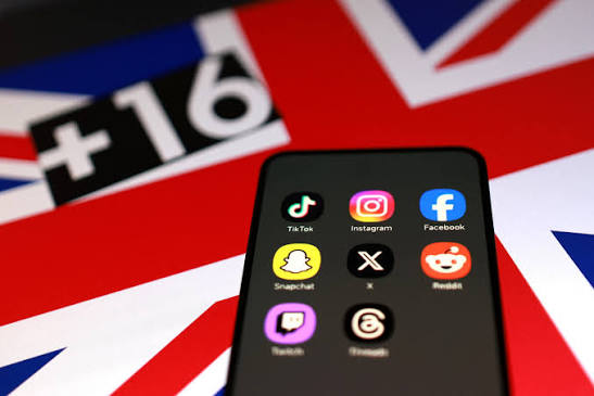 UK social media ban under 16