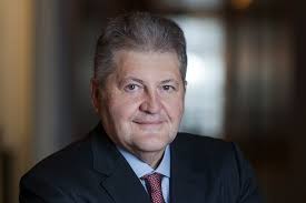 BET's Johnson Moves Into Circle of Biggest U.S. Dealmakers