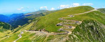 Experience the adventure of crossing the alps. Transalpina Motorcycle Diaries