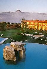 Il celebre travertino è il materiale che caratterizza la struttura e gli conferisce un'atmosfera calda e accogliente. Adler Thermae Spa Deluxe Im Marmorbruch Von Bagno Vignoni Wellnessfinder