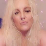 Kay Dahl's Instagram, Twitter & Facebook