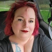 Amanda Slayton's Instagram, Twitter & Facebook