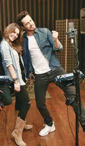 asli enver ile asklarini ilan eden murat boz mutluyuz unluler unlu kisiler tarz moda
