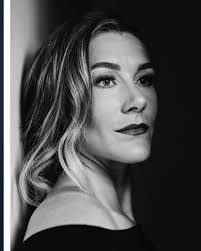 Post 3/3. I haven't seen @katertater01 for just about twenty years… since  High school. How was high school twenty years ago!!? 😳 She recently  reached out to me for some new headshots.