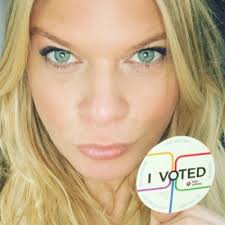 Danielle Knutson (@DanielleKnutson)