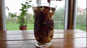 Avec l'avènement d'internet, la plupart d'entre elles ont. Lichior De CasÄ De Fructe De PÄdure Èi Prune Caise ReÈete Èi IntÄritoare PasÄre Cherry Cu Fotografii Alte 2021 Alcheek