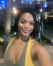 Tribe!! 💋 I'll be performing LIVE, Next Thursday with @radiomilwaukee &  @hyfin.mke !So excited to grace the stage! 🤩 come out & support ya Gyal !  📍: Radio Milwaukee Building 🎫: FREE