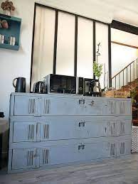 Coté couleurs, cette nouvelle collection fait honneur au vert kaki et le jaune moutard. Decoration Loft Industriel Les 6 Meilleures Inspirations Decoration Loft Industriel Decoration Loft Vestiaire Industriel