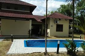 Pendek kata memang berbagai jenis masakan yang anda boleh cuba di sini! Chalet Di Melaka Ada Kolam Renang C Letsgoholiday My