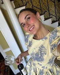 Tessa Fay's Instagram, Twitter & Facebook