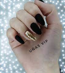 Uñas acrílicas uñas de gel uñas postizas uñas de porcelana uñas en punta y uñas vintage. Unas Acrilicas Negro Mate Con Oro Unas Vip Y Belleza Facebook