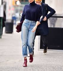 Modèle taille haute avec braguette à glissière. Comment Adapter Un Jean Taille Haute A Son Style