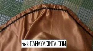 Apakah untuk pesta halloween, bermain, atau lainnya, sebuah jubah akan selalu memberikan sentuhan akhir untuk mendapatkan kostum yang menyenangkan. 2 Cara Jahit Jubah Muslimah Menyusu Kembang Pincess Cut