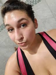 Deena not feeling that vest look today. Entirely too much skin showing. JMO 