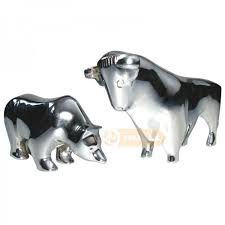 Einen anhaltenden aufschwung an der börse bezeichnet man daher. Bulle Bar Figuren In Chrom Edle Skulpturen Geschenkidee Geschenkideen Der Klu Shop
