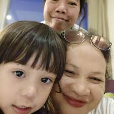 Usong-uso ang sore eyes ngayon. Nakababahala dahil ang virus na kadalasa'y  tuwing tag-init lamang laganap ay napakabilis naman ang pagkalat ngayon.  Isa ito sa mga tinugunan ng Kalusugan Karavan ng GMA Kapuso