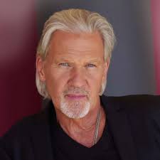 De allerlaatste 40 tickets voor Mr Johnny Logan Unplugged! ZO 16/3- De  Leest Izegem 20u! Koop ze via www.jwee.be Meer dan 2 uur durende live show  & met & greet!