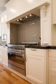 Traditional Kitchen With Hob Over Freestanding Oven And Cooktop Www Thekitchendesigncentre Com Au Freestanding Oven Kitchen Oven Kitchen