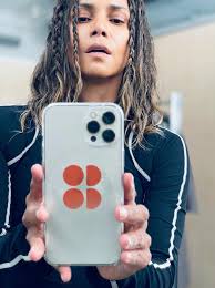 August 14, 1966) is an american actress. Halle Berry Facebook