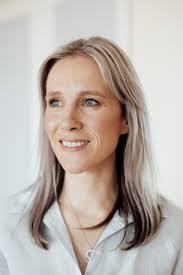 Laurie Jamieson's Instagram, Twitter & Facebook