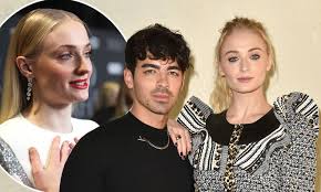 Sophie turner, who earned $175,000 per episode, spoke on the issue of the cast's pay gap during an interview with harpers bazaar, admitting that achieving a difference in shooting schedules, though, does not deter turner from her pursuit of gender equality behind the camera. Sophie Turner Baby Name The Touching Meaning Behind Sophie And Joe Jonas Capital