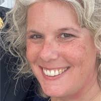 200+ perfiles de «Casucci»