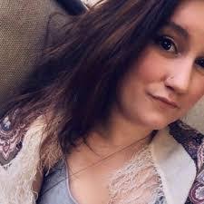 Jillian Putnam's Instagram, Twitter & Facebook