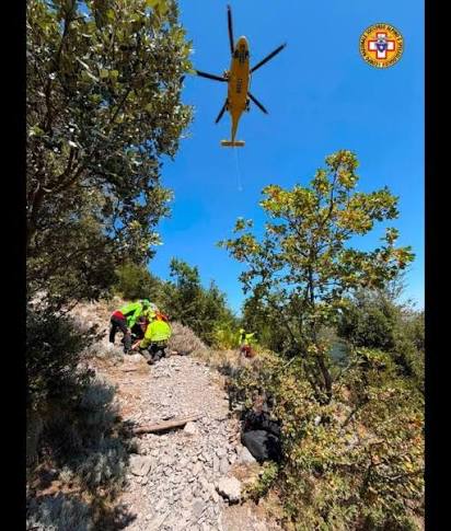 Malore sul Monte Tre Calli ad Agerola: uomo soccorso e recuperato in  elicottero https://www.positanonews.it/2026/08/malore-monte-tre-calli-agerola-elicottero/3852063/?utm_source=dlvr.it&utm_medium=instagrambusiness  #Agerola #MonteTreCalli ...