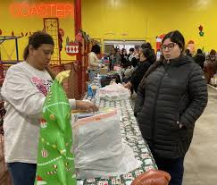 Thousands 'shopping' for gifts at Waukegan Toys for Tots popup