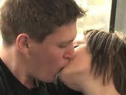 Couple filmed porn on Melbourne train - 9News