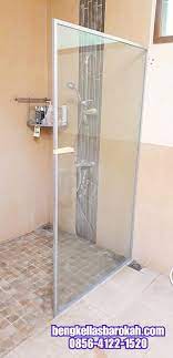 Pastikan harga yang telah ditawarkan sebanding dengan kualitas pintu kamar mandi yang akan anda beli. Sekat Kaca Kamar Mandi Hanya 750 Ribu Meter Di Semarang