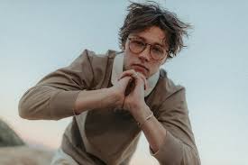 ☆和訳☆】”Daylight” -David Kushner-／この欲望は僕ら二人で共有する重荷〜 | SAYAKARADIO