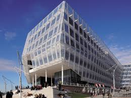 The cruise ship terminal and the promenade on strandkai. Unilever Haus Hafencity Hamburg Lindner Group