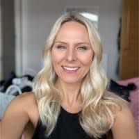 Annette Horn's Instagram, Twitter & Facebook