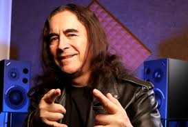 Arturo Barrientos reúne lo mejor de la cartelera musical en su nuevo disco  Rock de mi tierra