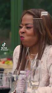 Sneak Peek: Lisa Gets Her Tarot and John Comes Up